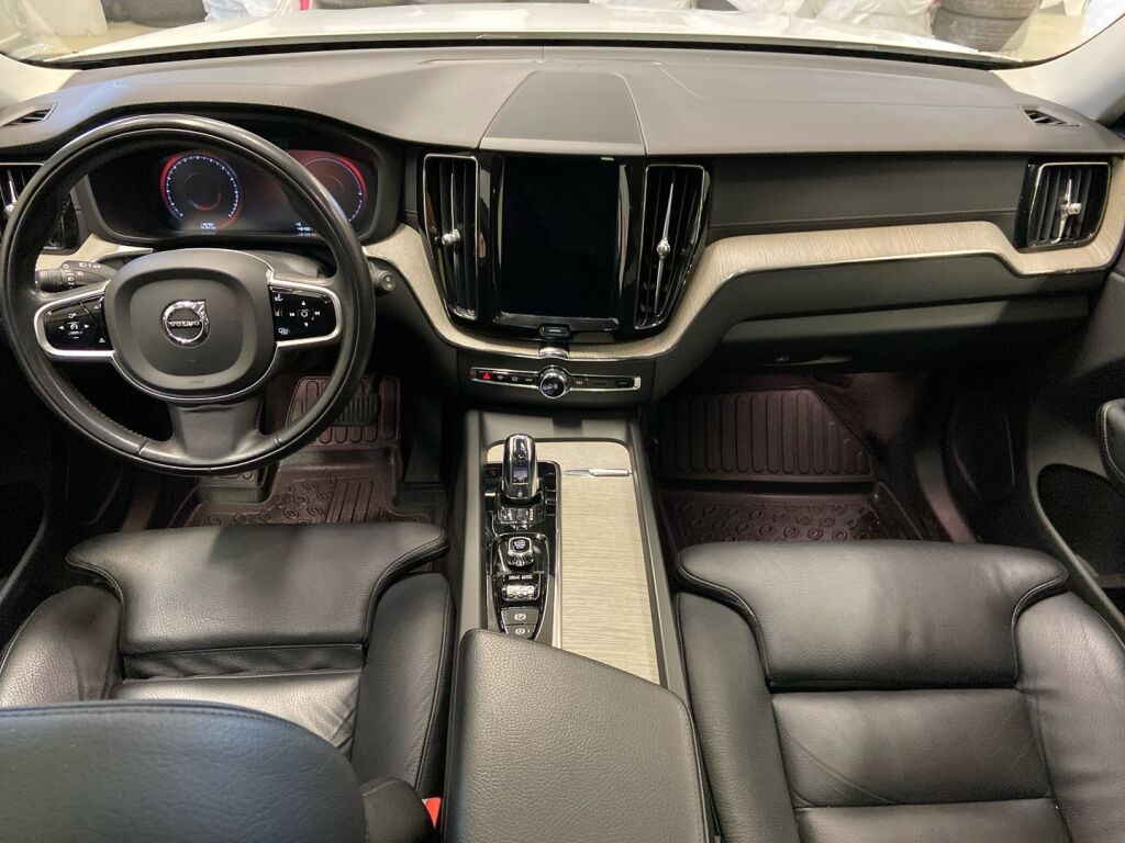 Volvo XC60 2019 Valkoinen