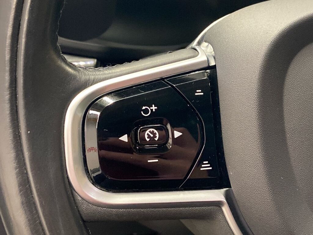 Volvo XC60 2019 Valkoinen