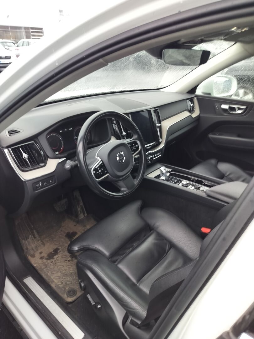Volvo XC60 2019 Valkoinen
