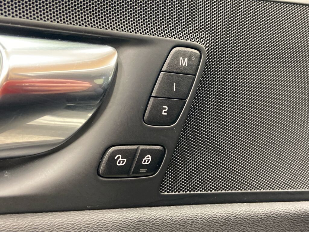 Volvo XC60 2019 Valkoinen