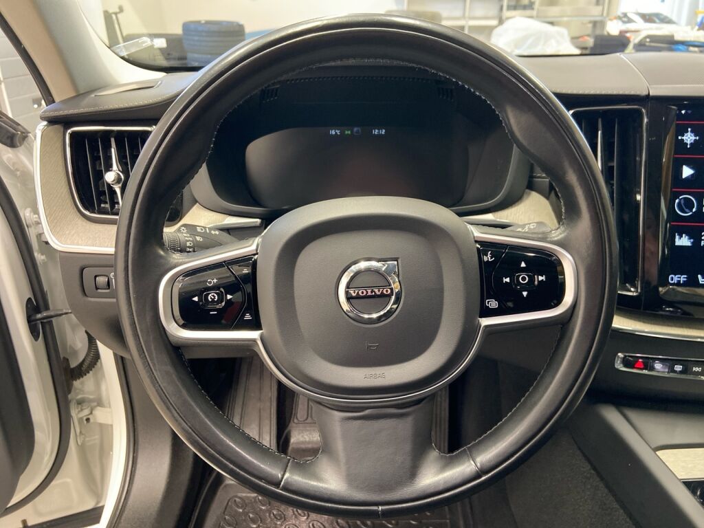 Volvo XC60 2019 Valkoinen