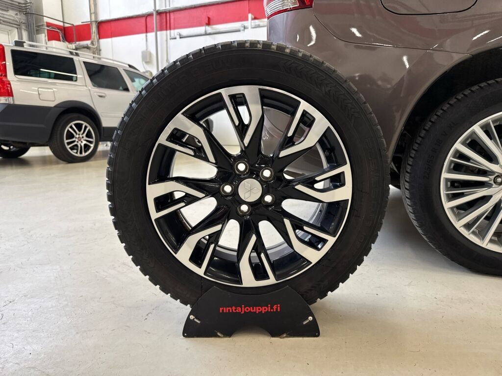 Mitsubishi Outlander PHEV 2019 Ruskea (beige)