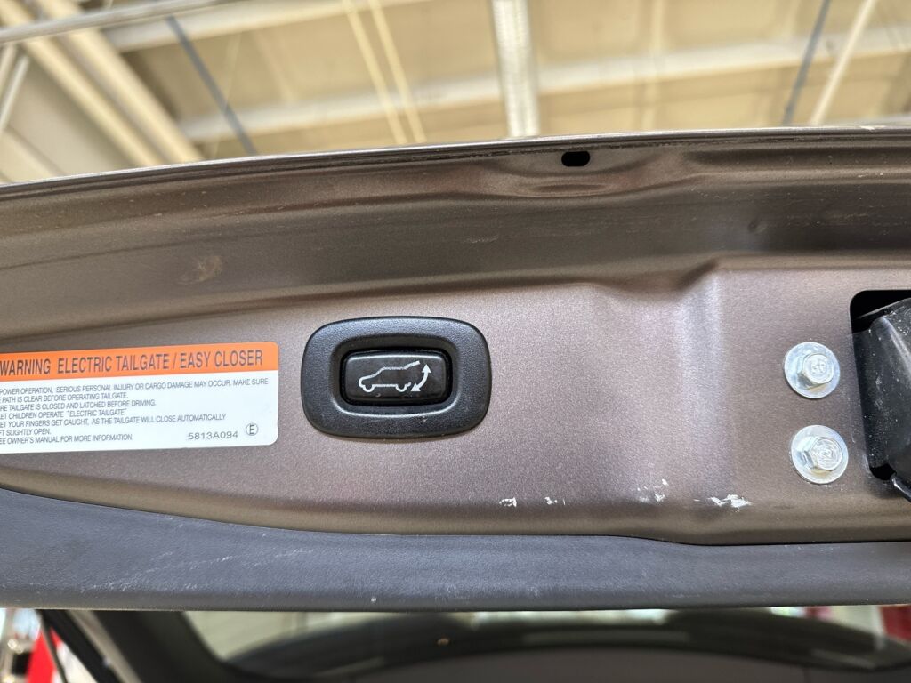 Mitsubishi Outlander PHEV 2019 Ruskea (beige)