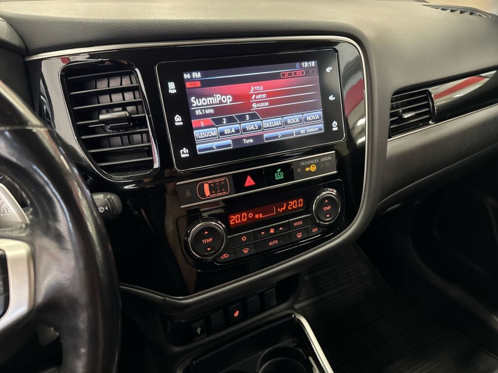 Mitsubishi Outlander PHEV 2019 Ruskea (beige)