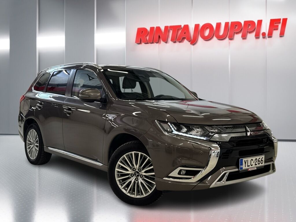 Mitsubishi Outlander PHEV 2019 Ruskea (beige)