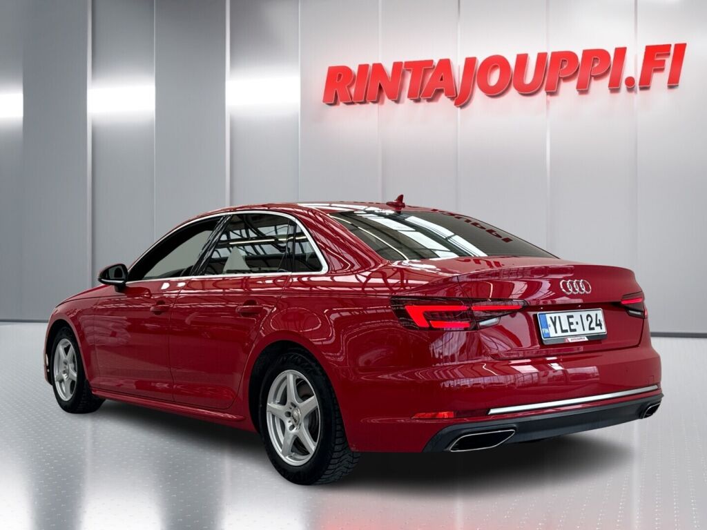 Audi A4 2019 Punainen