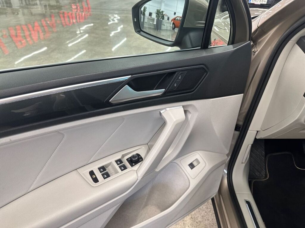 Volkswagen Tiguan 2019 Ruskea (beige)