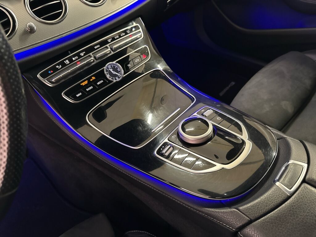 Mercedes-Benz E 2016 Musta