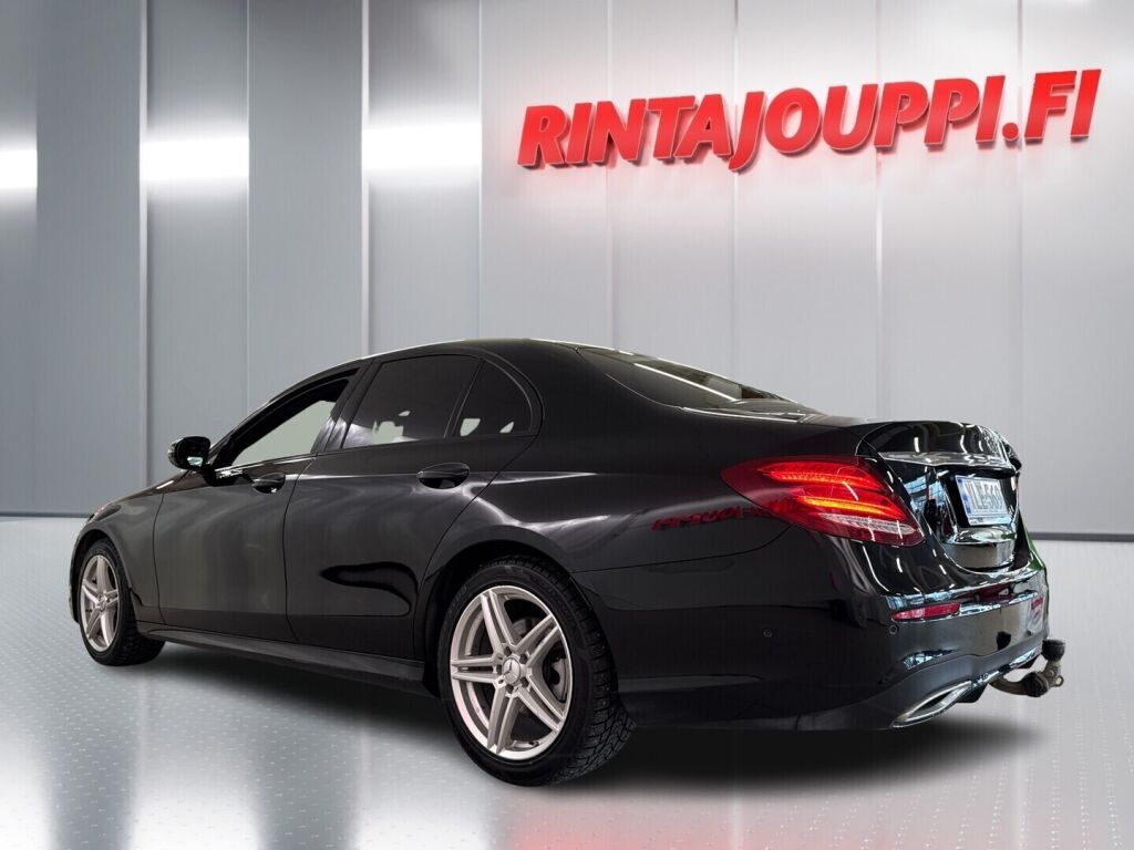 Mercedes-Benz E 2016 Musta