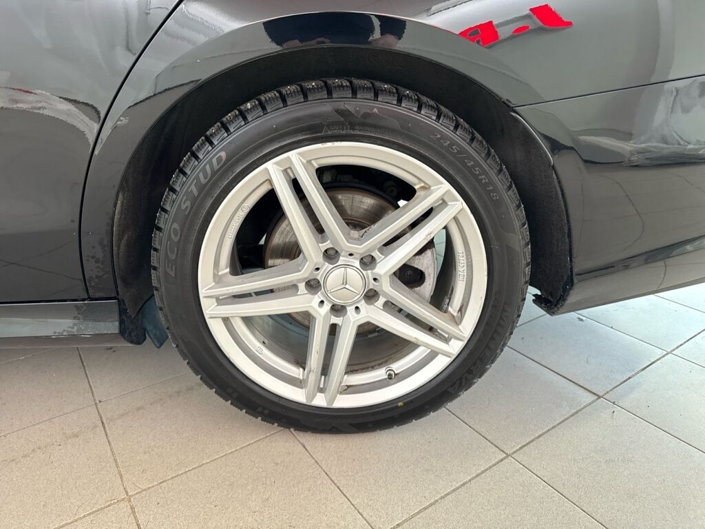 Mercedes-Benz E 2016 Musta