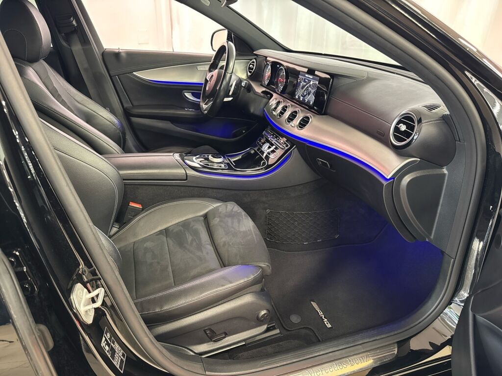 Mercedes-Benz E 2016 Musta