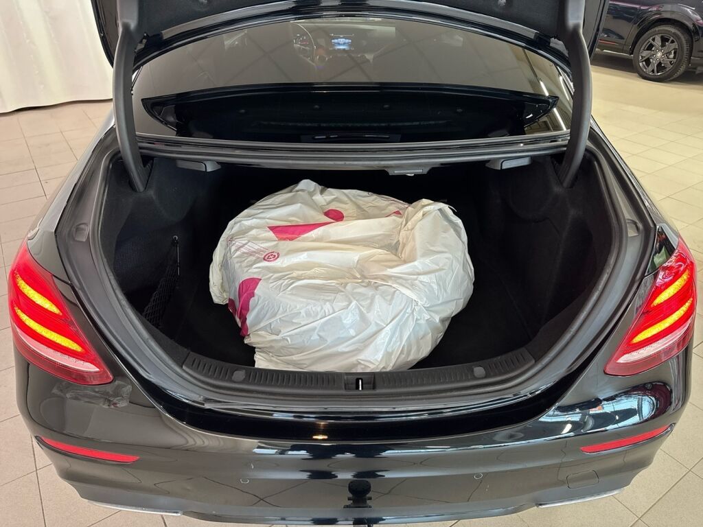Mercedes-Benz E 2016 Musta