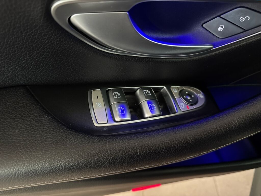 Mercedes-Benz E 2016 Musta