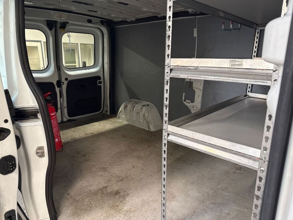Opel Vivaro 2019 Valkoinen