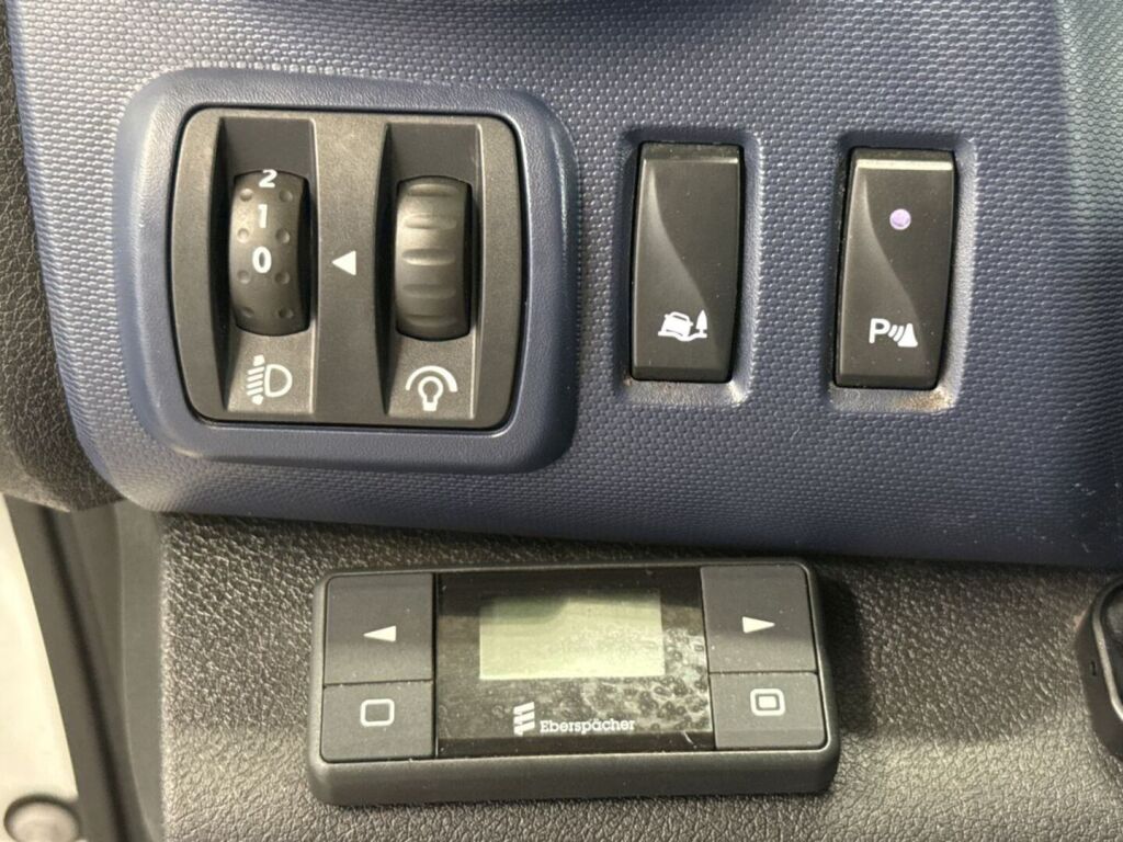 Opel Vivaro 2019 Valkoinen