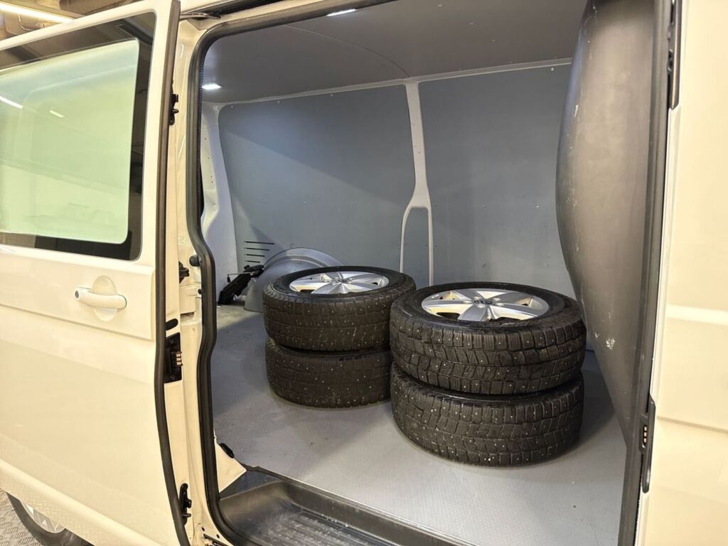 Volkswagen Transporter 2019, kuva 6/30