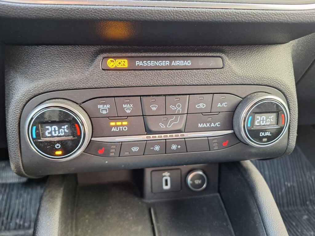 Ford Focus 2019 Punainen