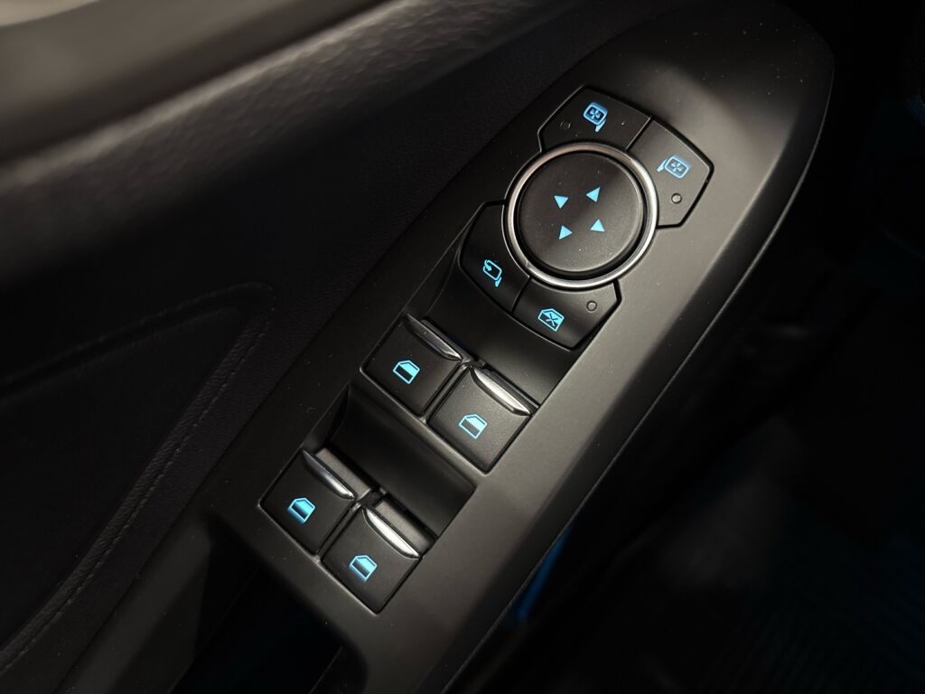 Ford Focus 2019 Punainen