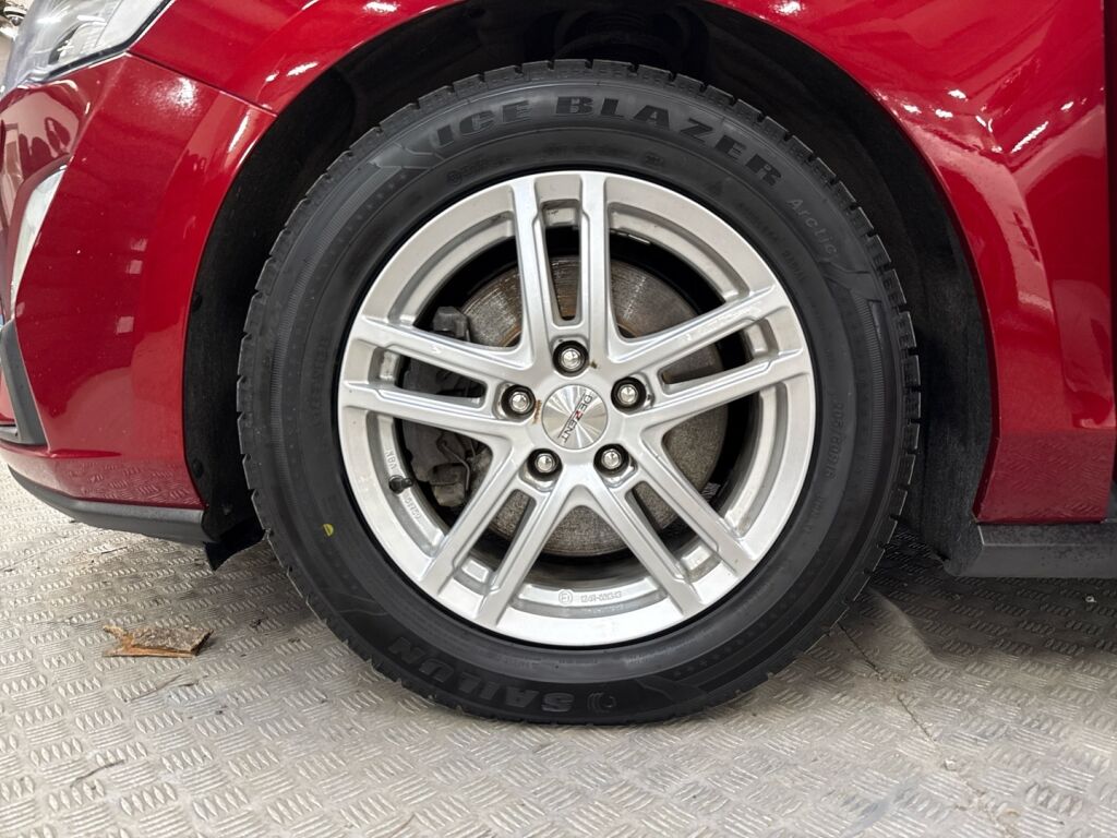 Ford Focus 2019 Punainen