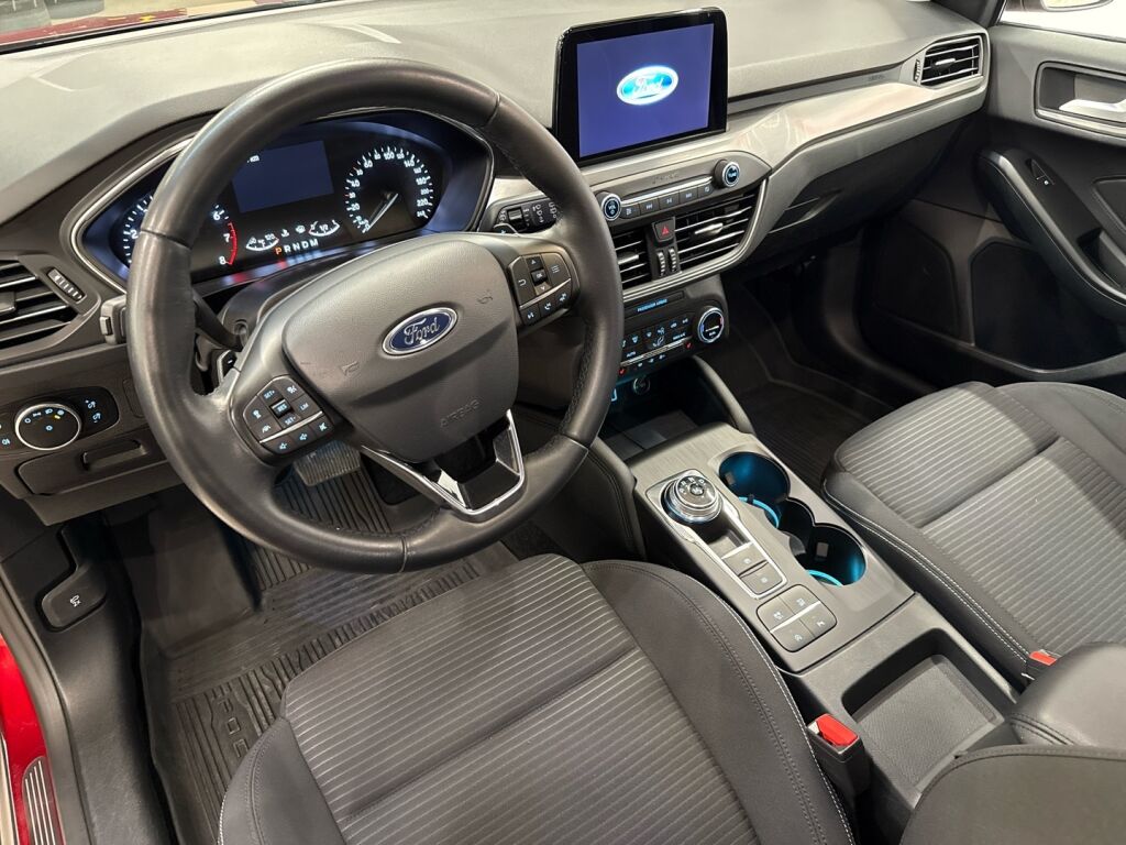 Ford Focus 2019 Punainen