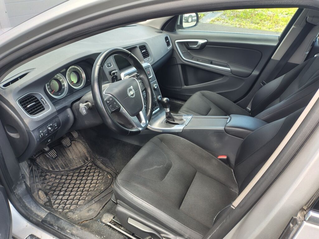 Volvo V60 2012 Harmaa