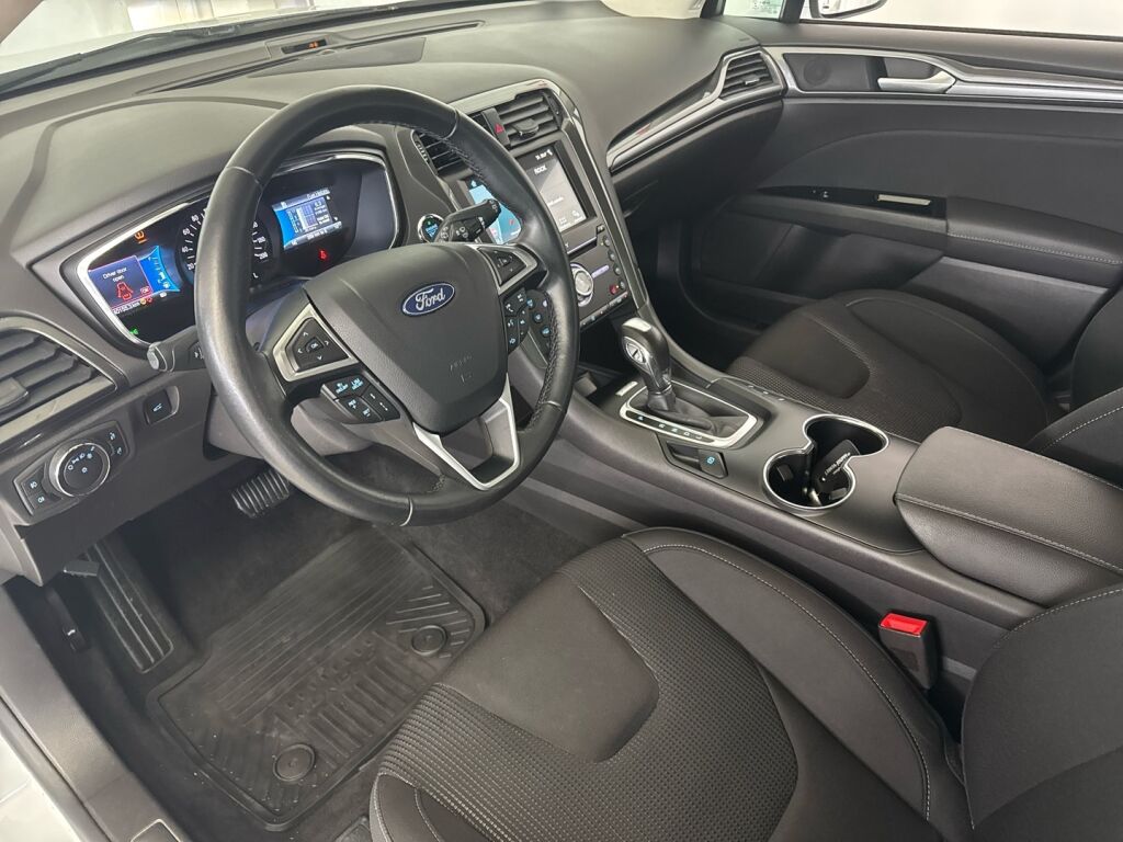 Ford Mondeo 2019 Valkoinen
