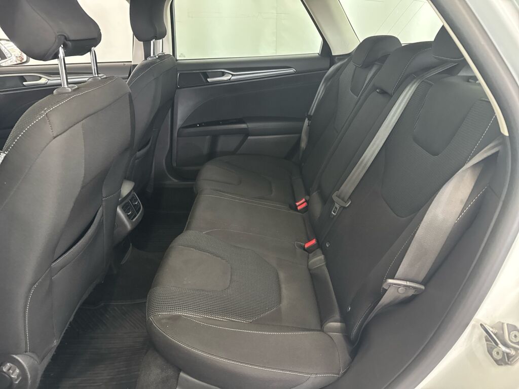 Ford Mondeo 2019 Valkoinen