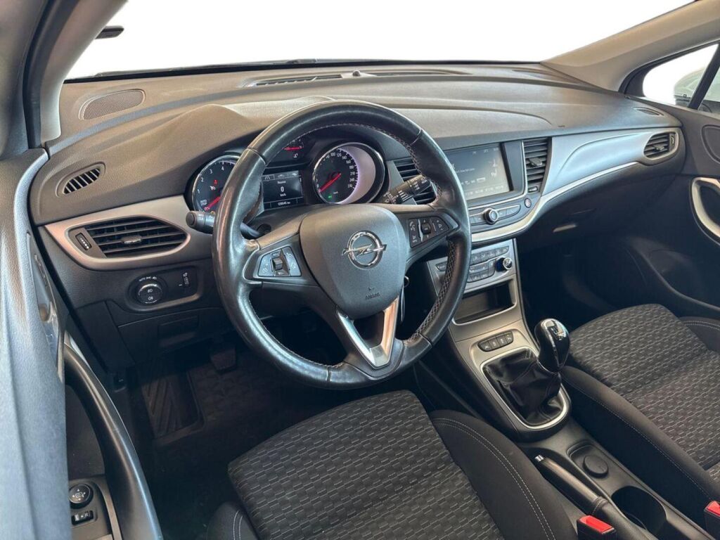 Opel Astra 2019 Valkoinen