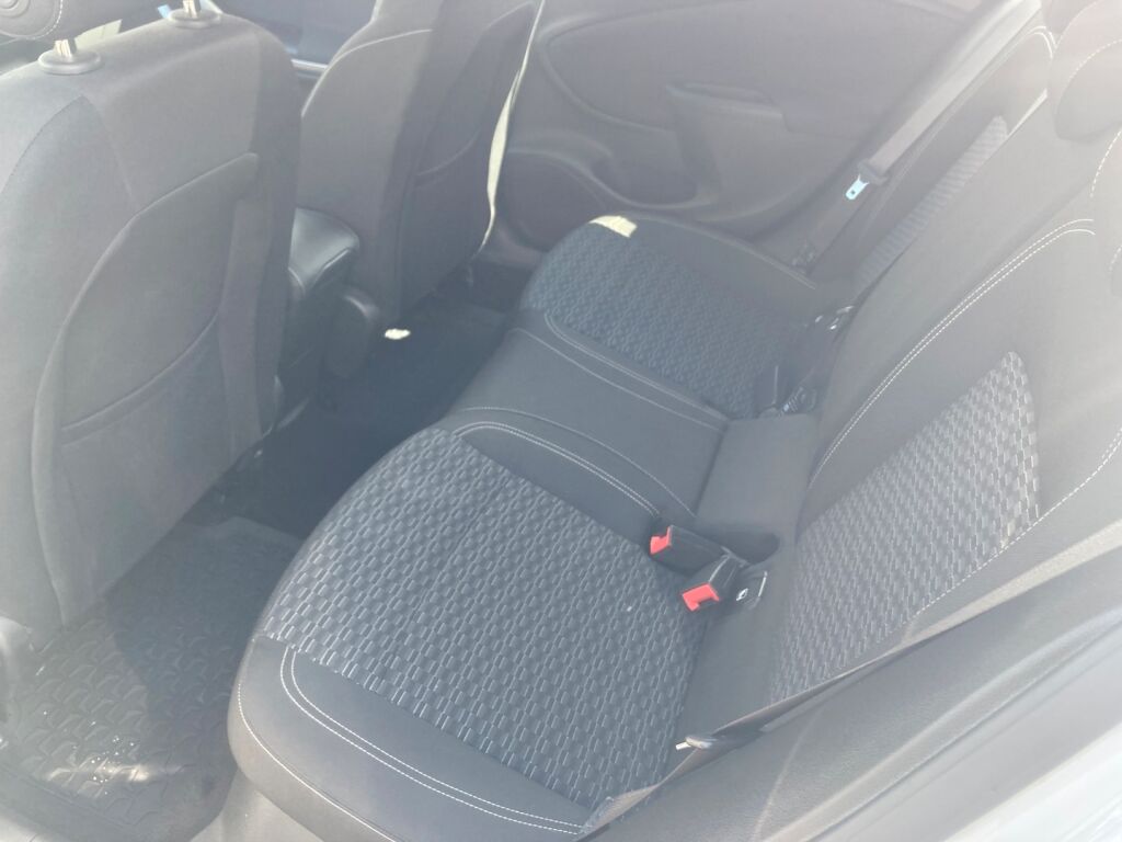 Opel Astra 2019 Valkoinen