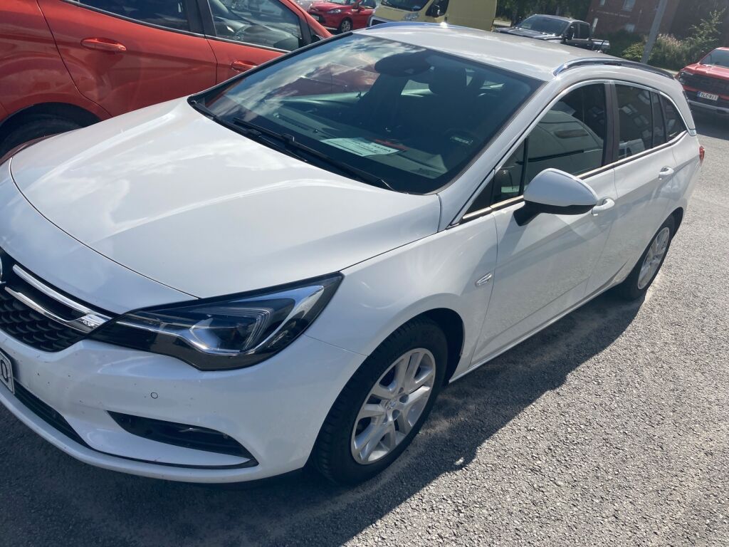 Opel Astra 2019 Valkoinen