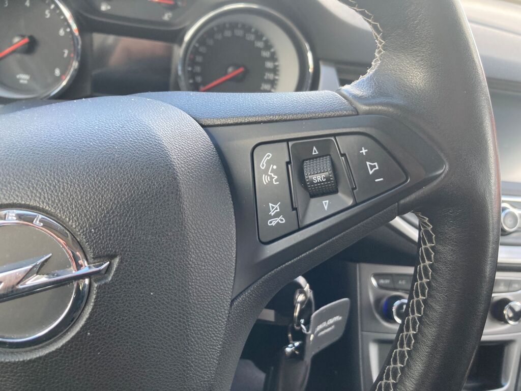Opel Astra 2019 Valkoinen