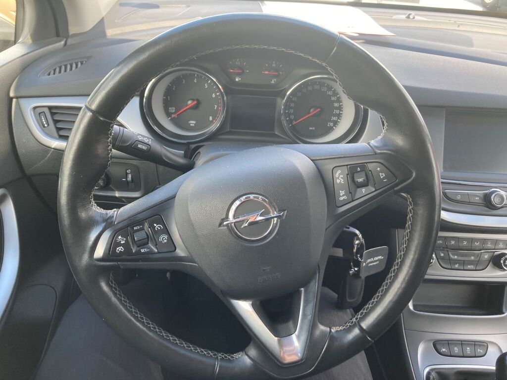 Opel Astra 2019 Valkoinen