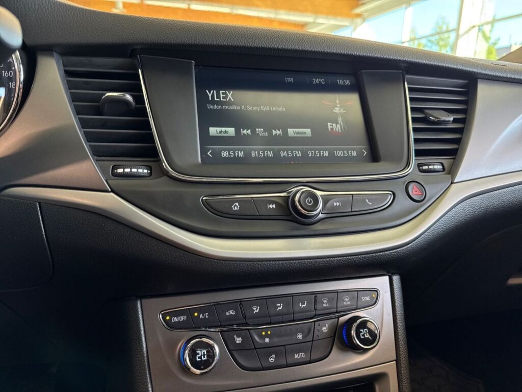 Opel Astra 2019 Valkoinen