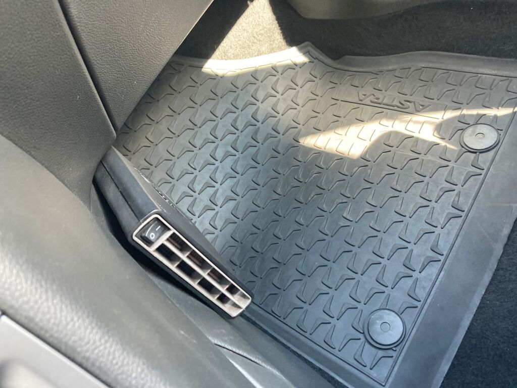 Opel Astra 2019 Valkoinen