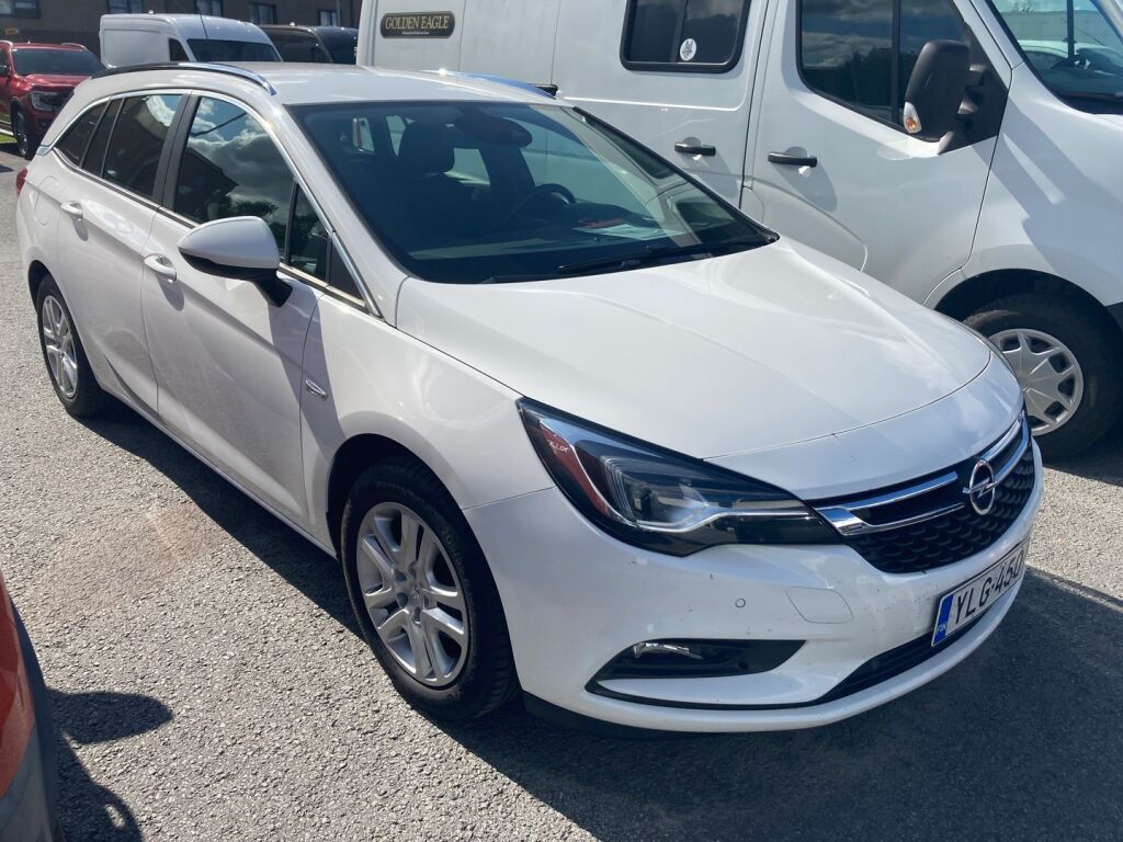 Opel Astra 2019 Valkoinen
