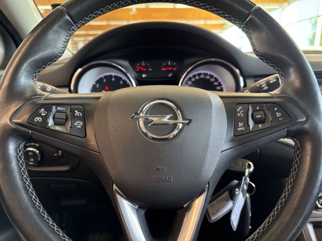 Opel Astra 2019 Valkoinen