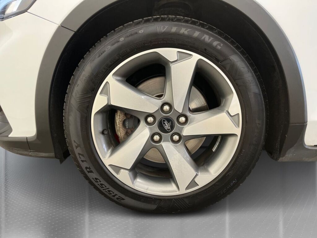 Ford Focus 2020 Valkoinen
