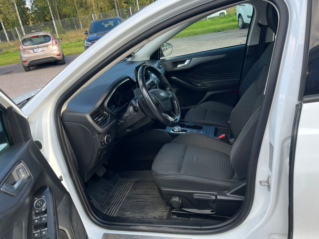 Ford Focus 2020 Valkoinen