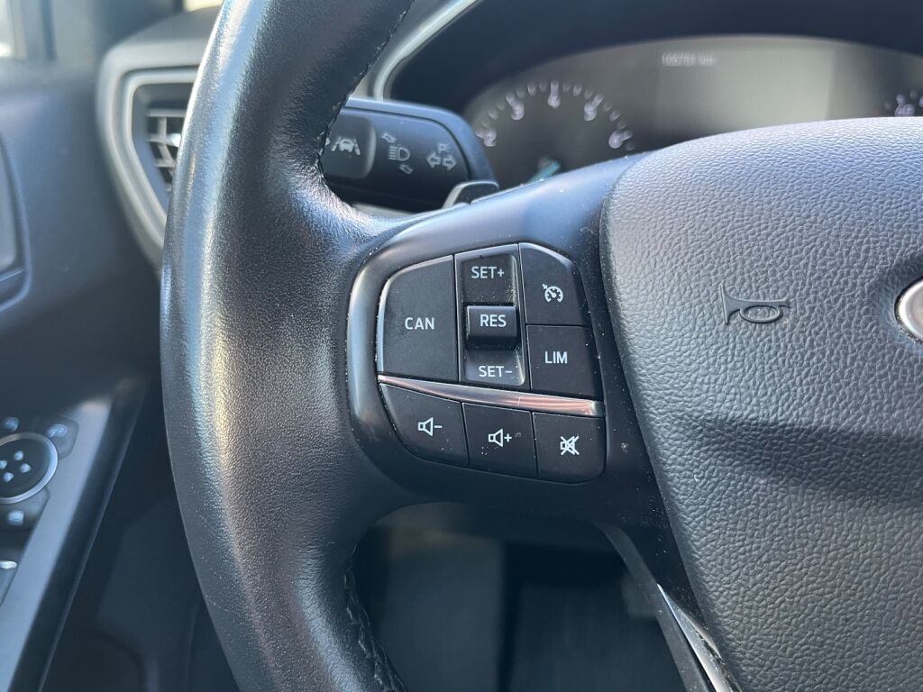 Ford Focus 2020 Valkoinen