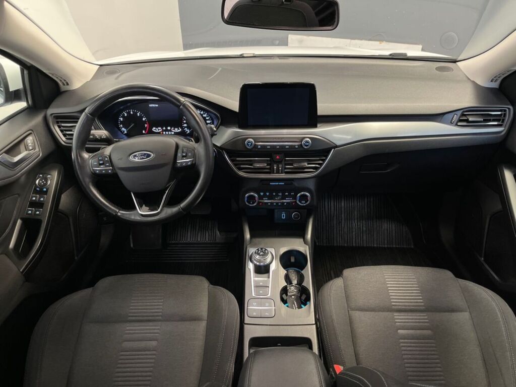 Ford Focus 2020 Valkoinen