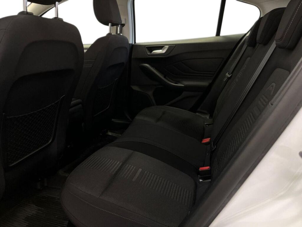 Ford Focus 2020 Valkoinen