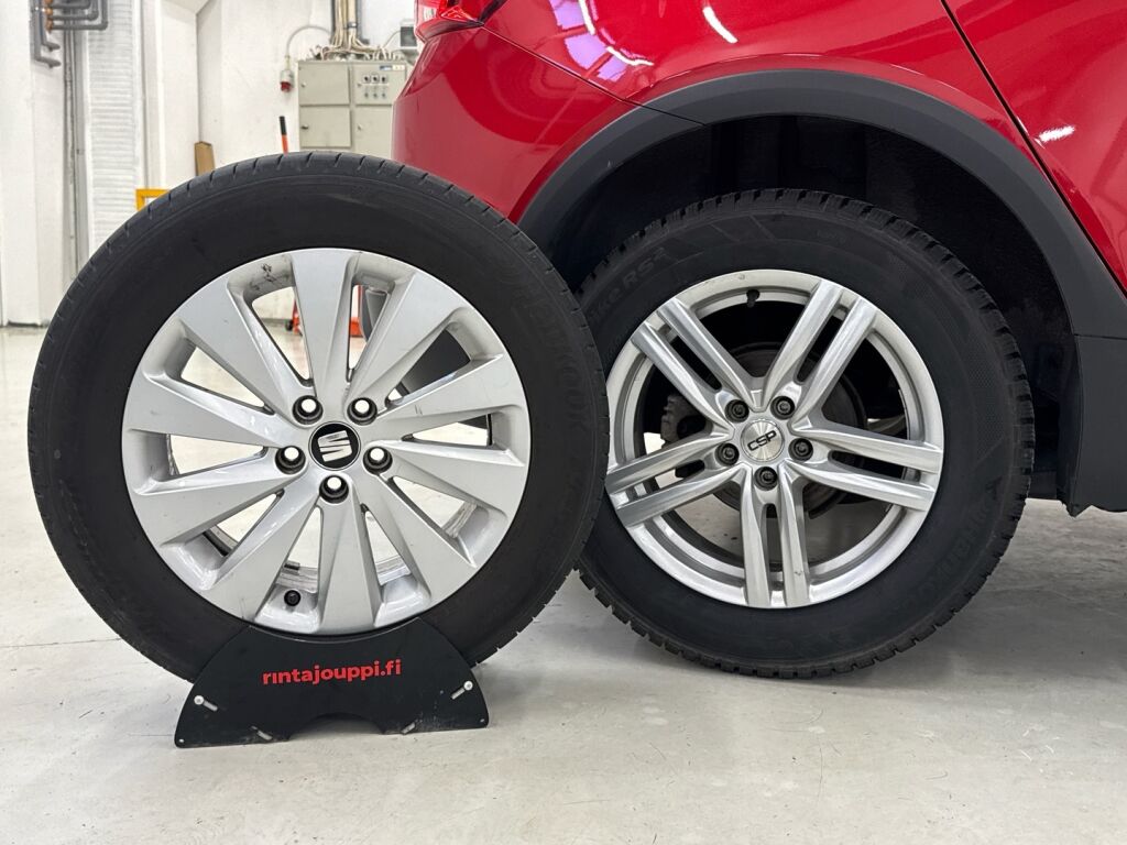 Seat Arona 2019 Punainen