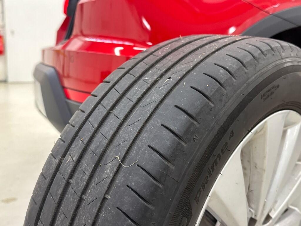 Seat Arona 2019 Punainen