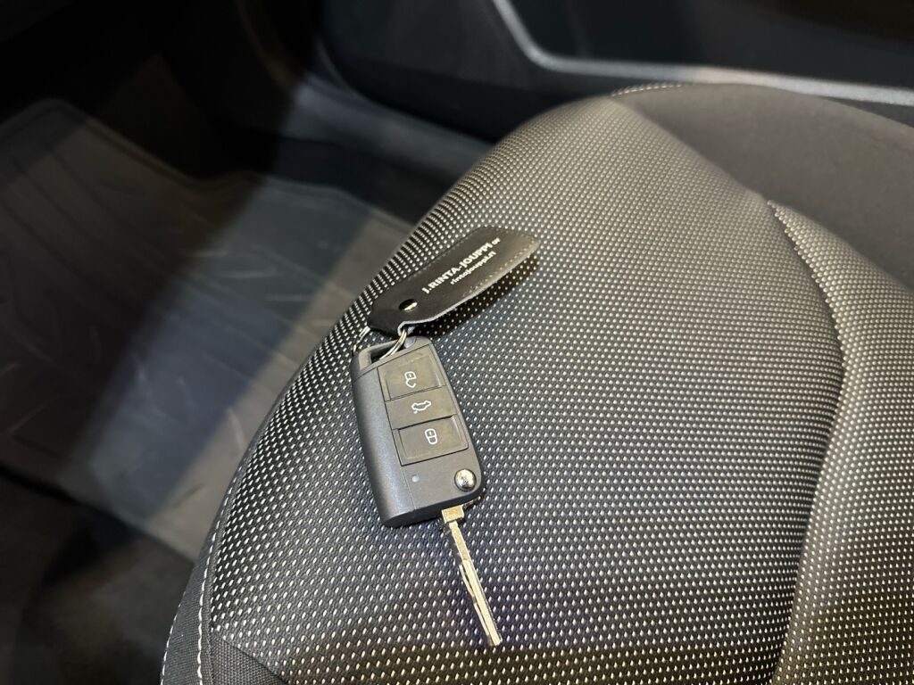 Seat Arona 2019 Punainen