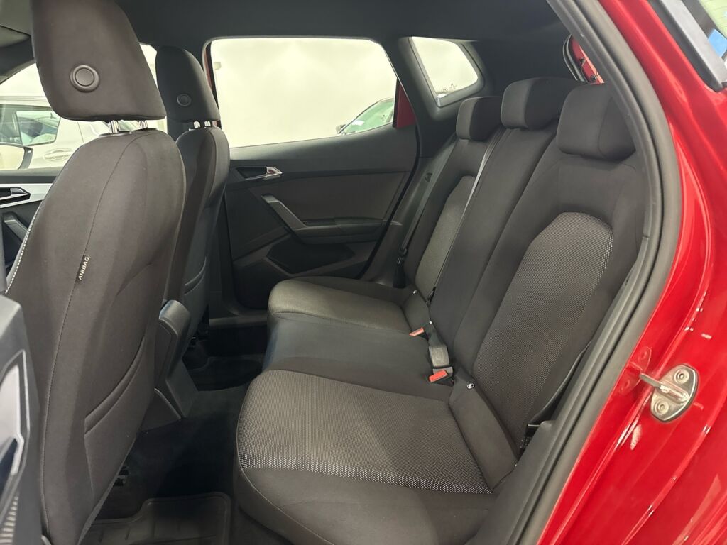 Seat Arona 2019 Punainen