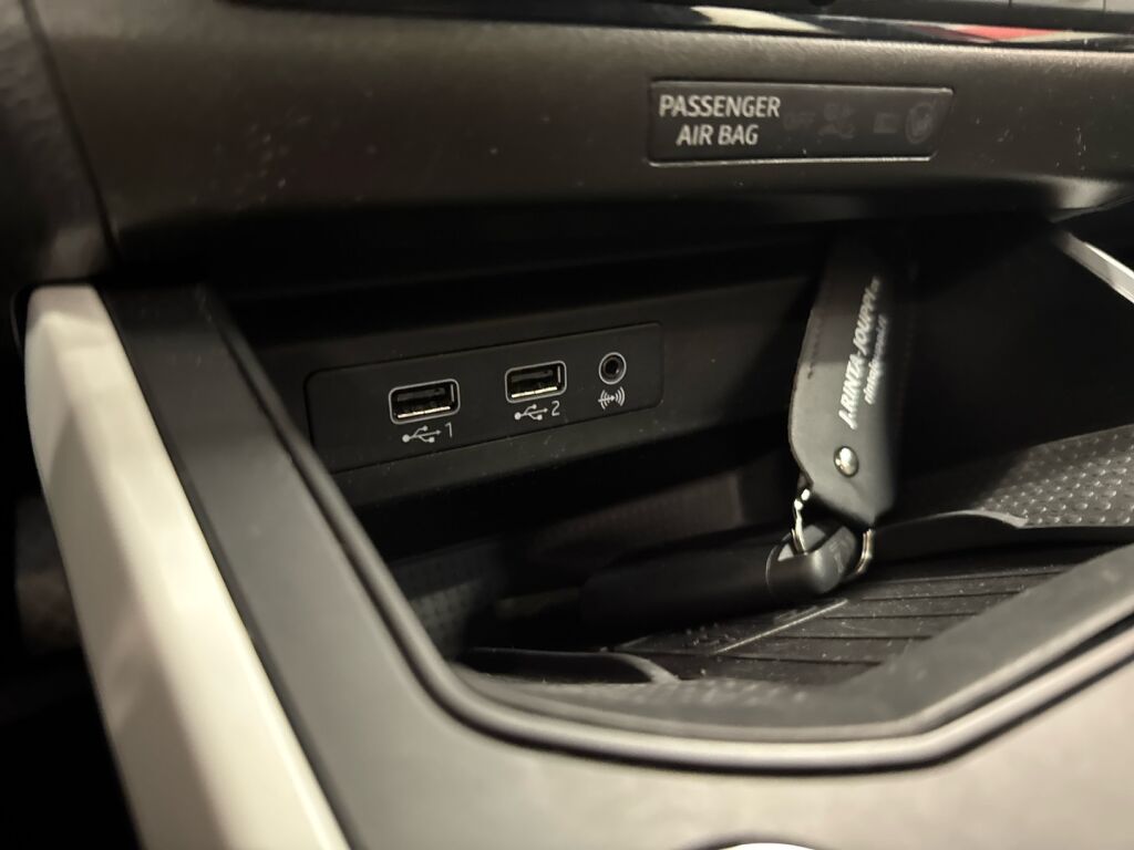 Seat Arona 2019 Punainen