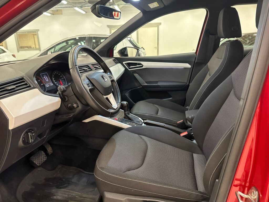 Seat Arona 2019 Punainen