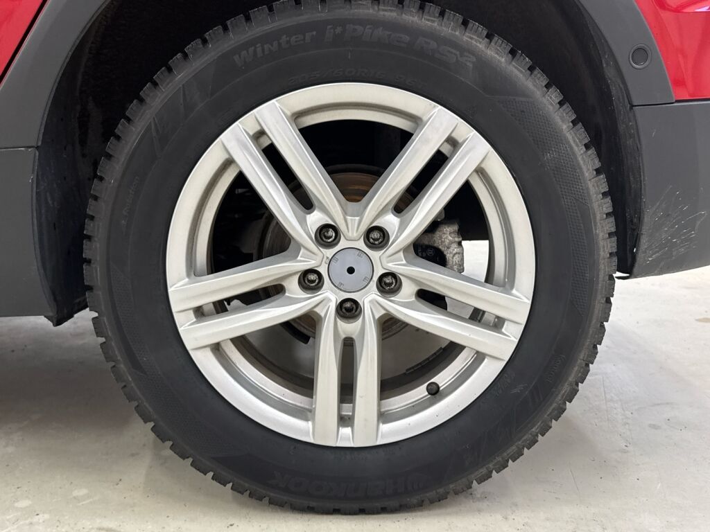 Seat Arona 2019 Punainen