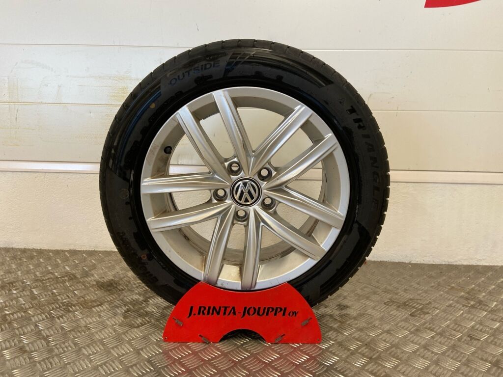 Volkswagen Golf 2019 Valkoinen