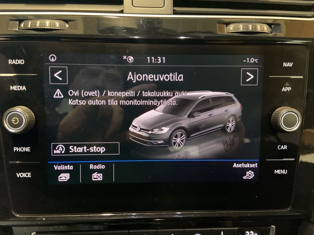 Volkswagen Golf 2019 Valkoinen